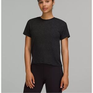 NWOT Train To Be Short Sleeve Shirt